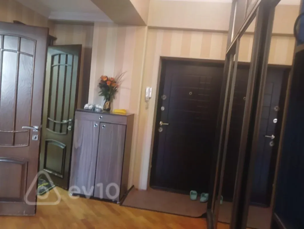 Kirayə verilir 2 otaqlı yeni tikili 78 m²