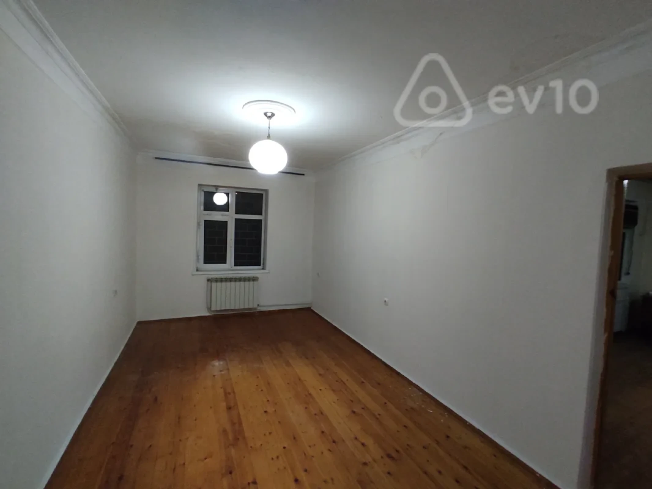 Satılır 5 otaqlı köhnə tikili 120 m²