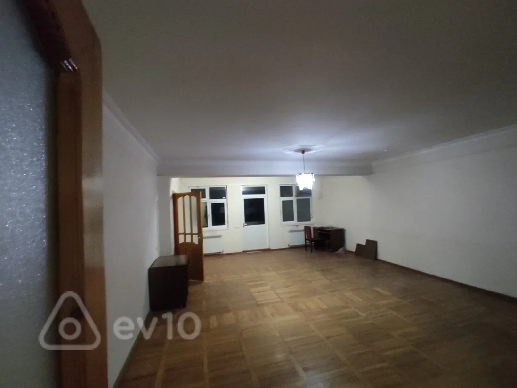 Satılır 5 otaqlı köhnə tikili 120 m²