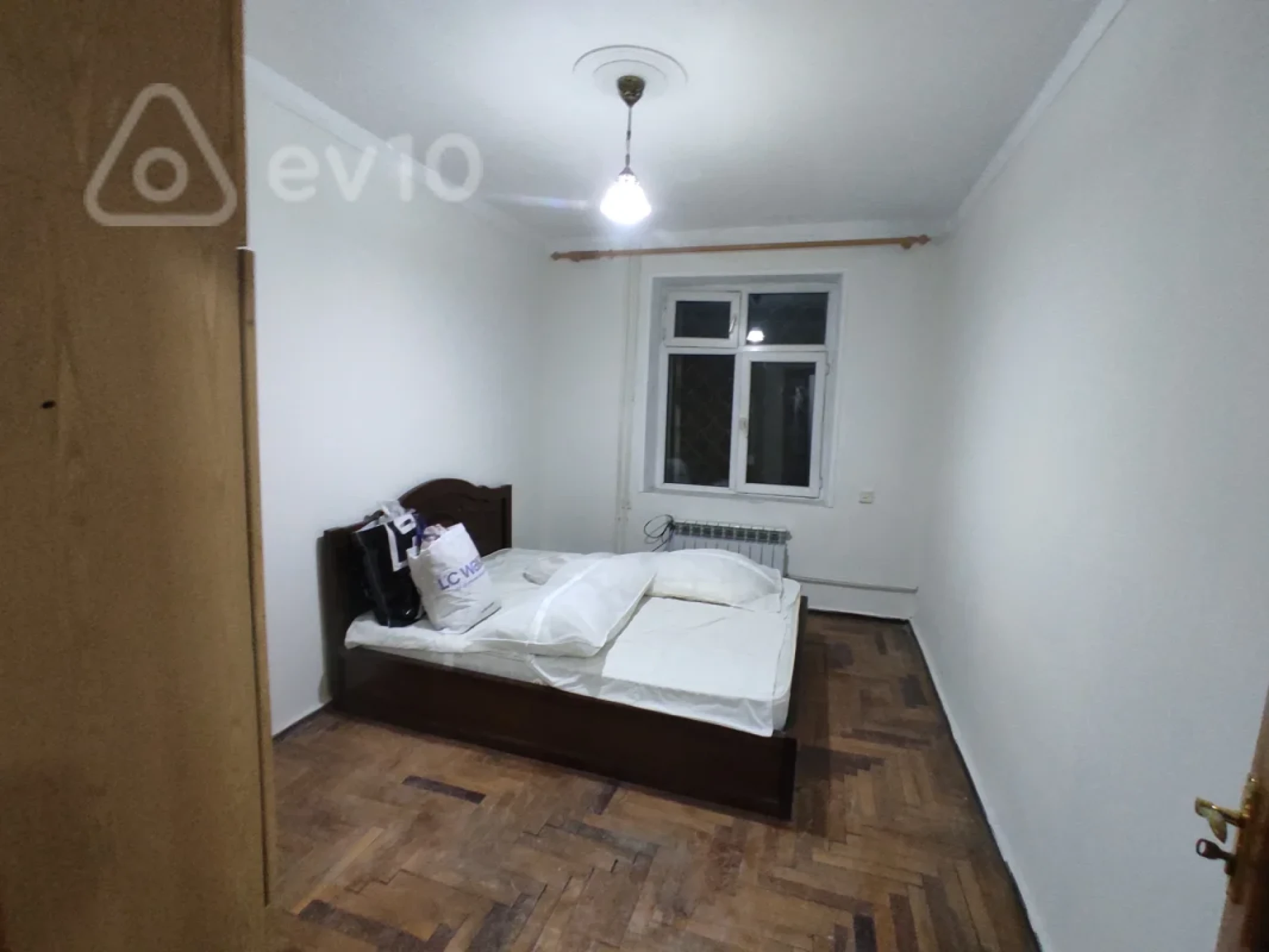 Satılır 5 otaqlı köhnə tikili 120 m²
