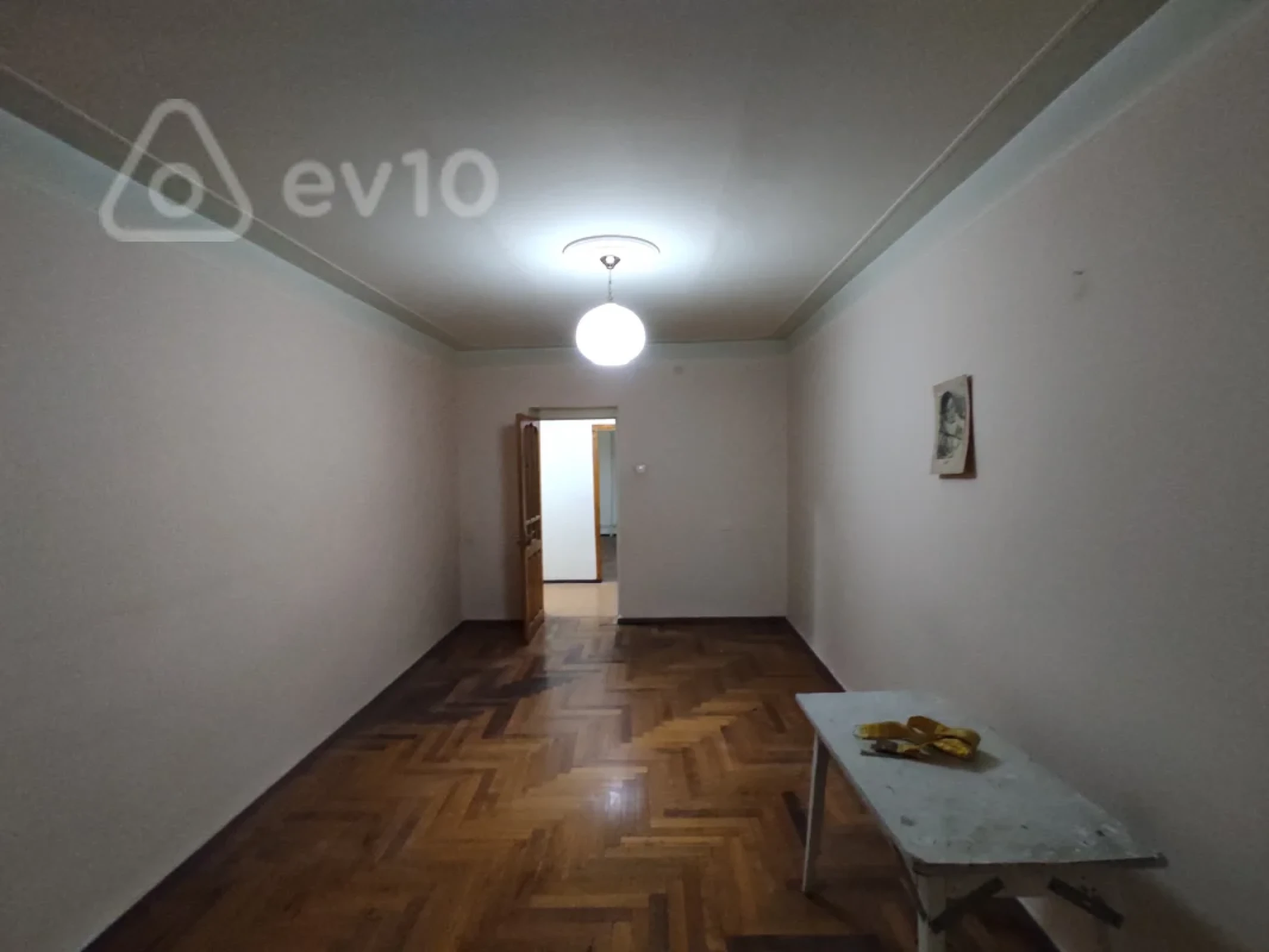 Satılır 5 otaqlı köhnə tikili 120 m²