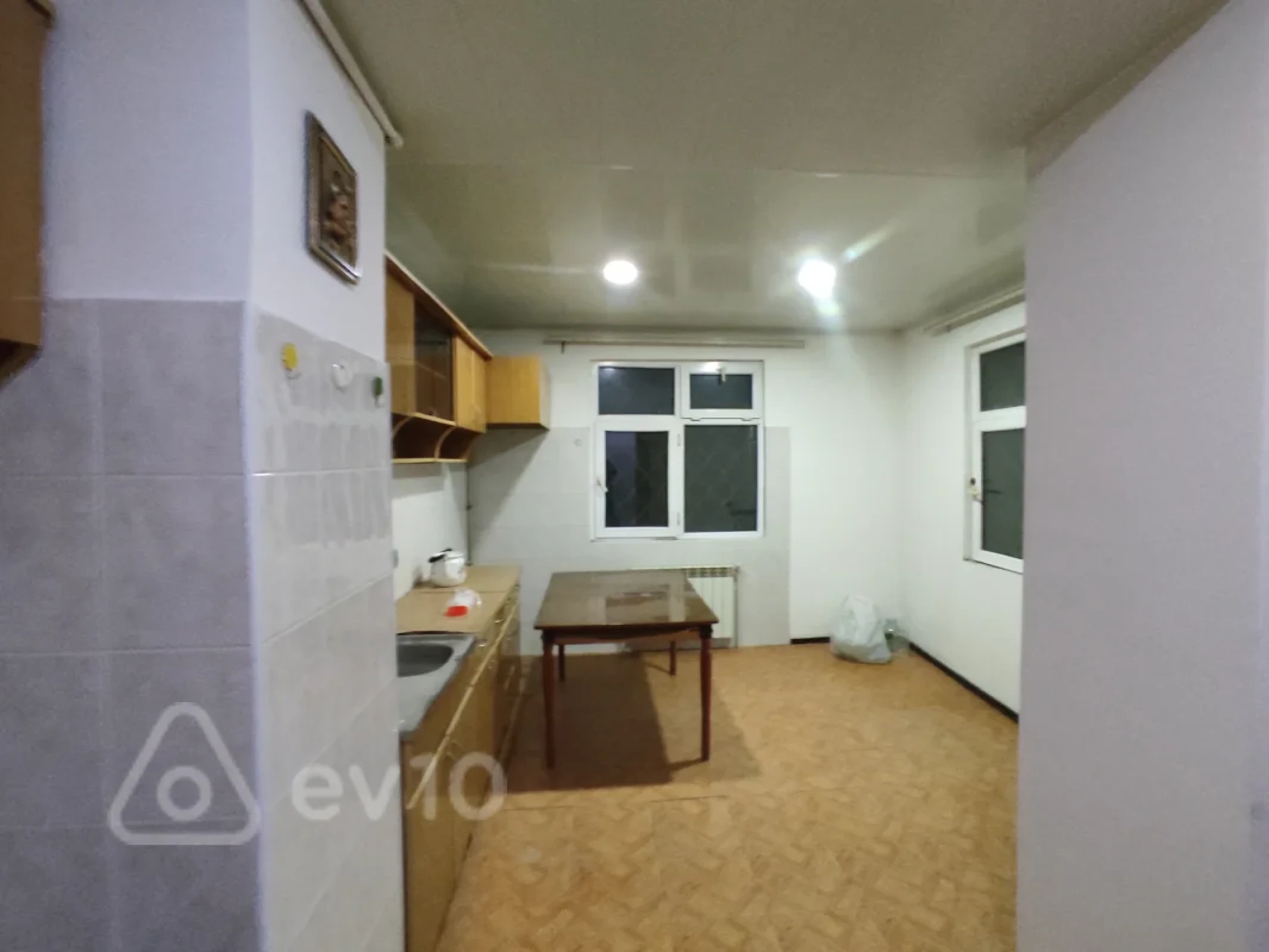 Satılır 5 otaqlı köhnə tikili 120 m²