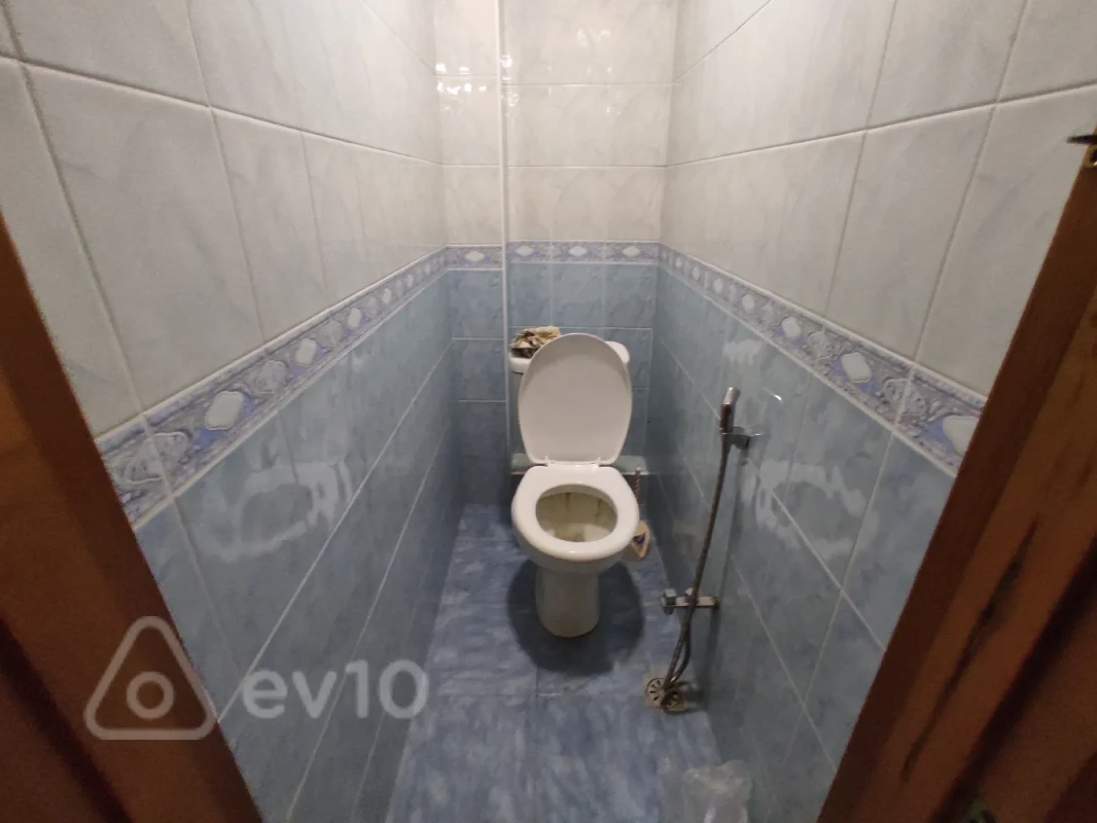 Satılır 5 otaqlı köhnə tikili 120 m²
