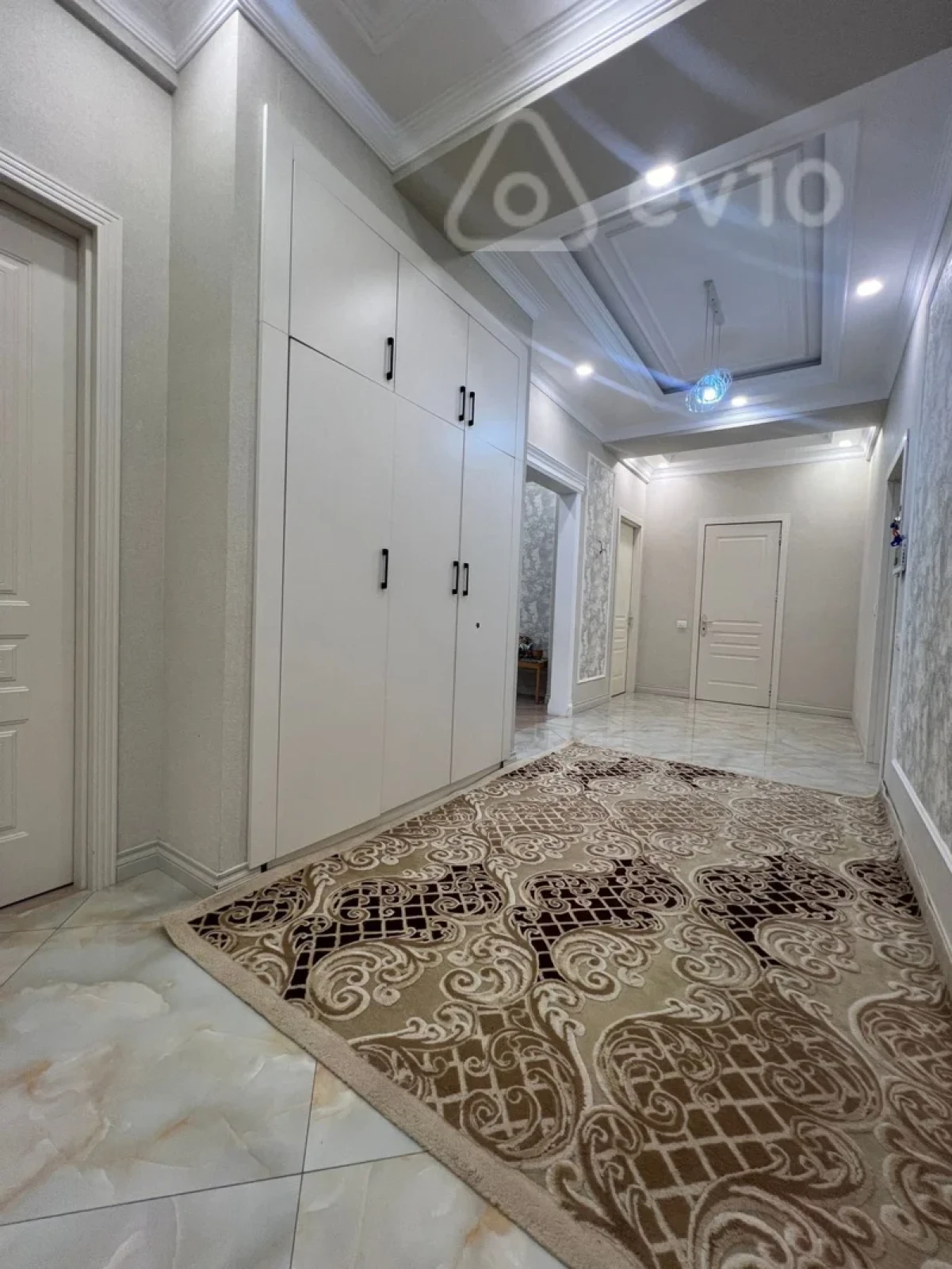 Kirayə verilir 3 otaqlı yeni tikili 150 m²