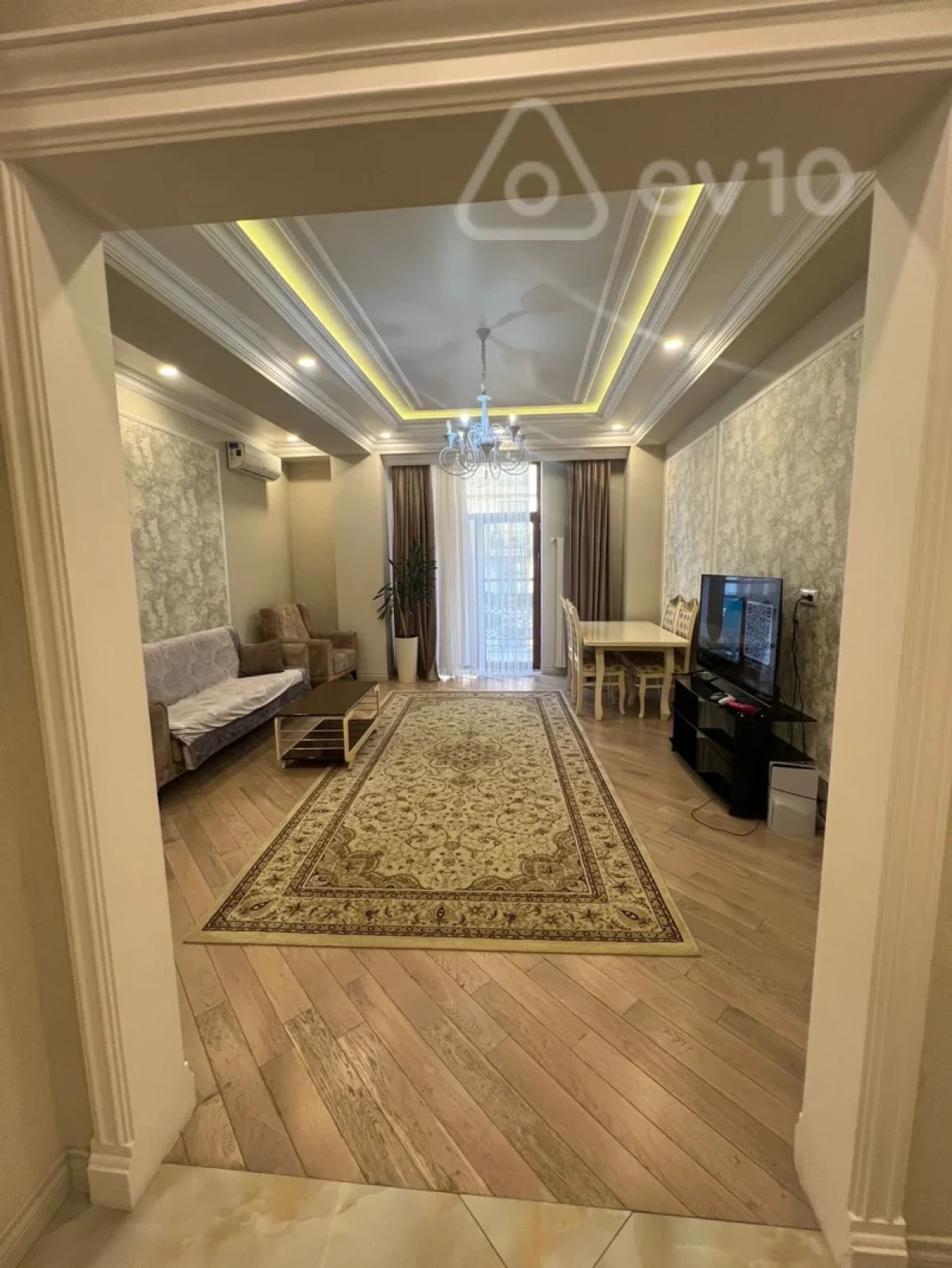 Kirayə verilir 3 otaqlı yeni tikili 150 m²