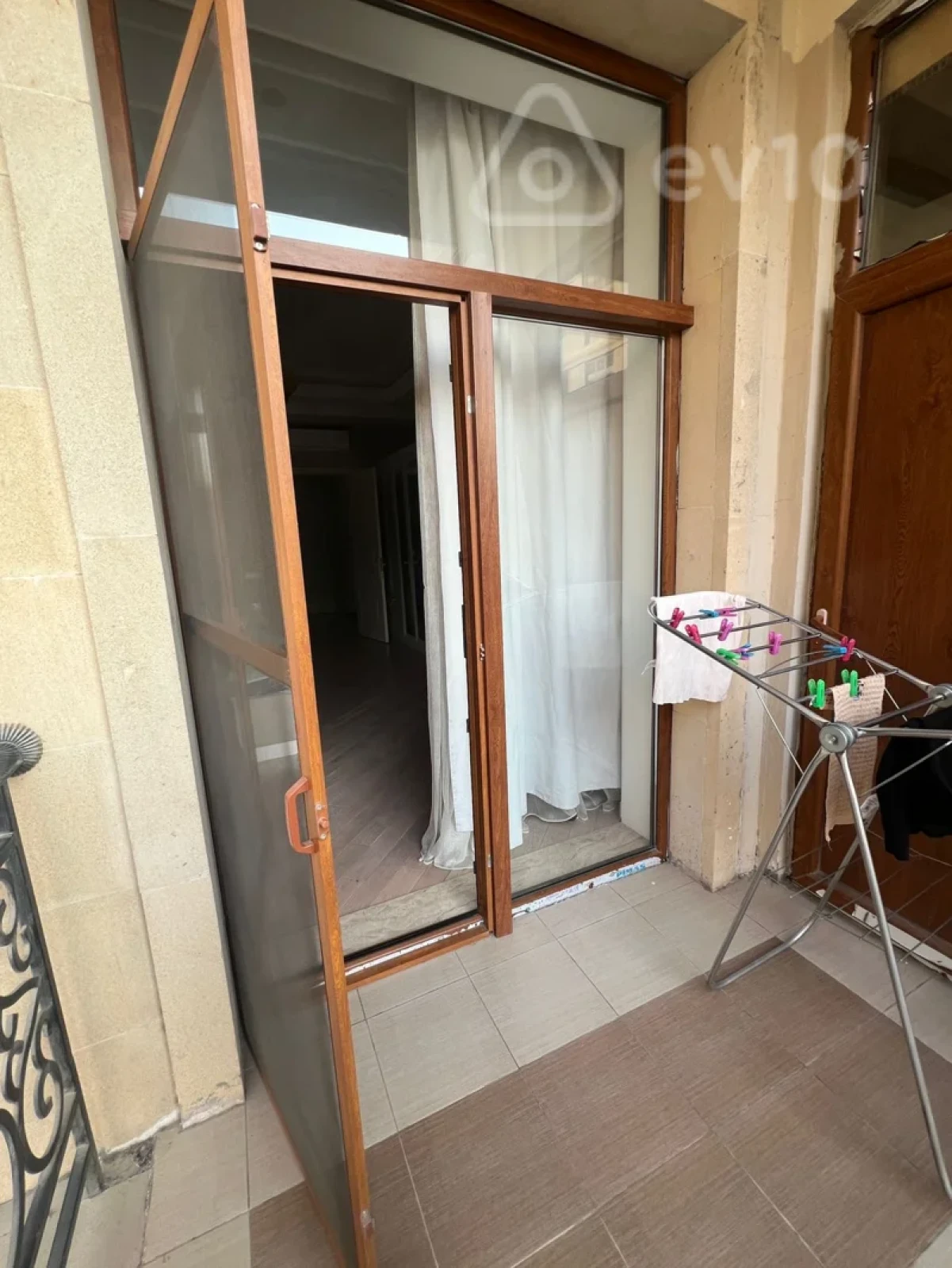 Kirayə verilir 3 otaqlı yeni tikili 150 m²