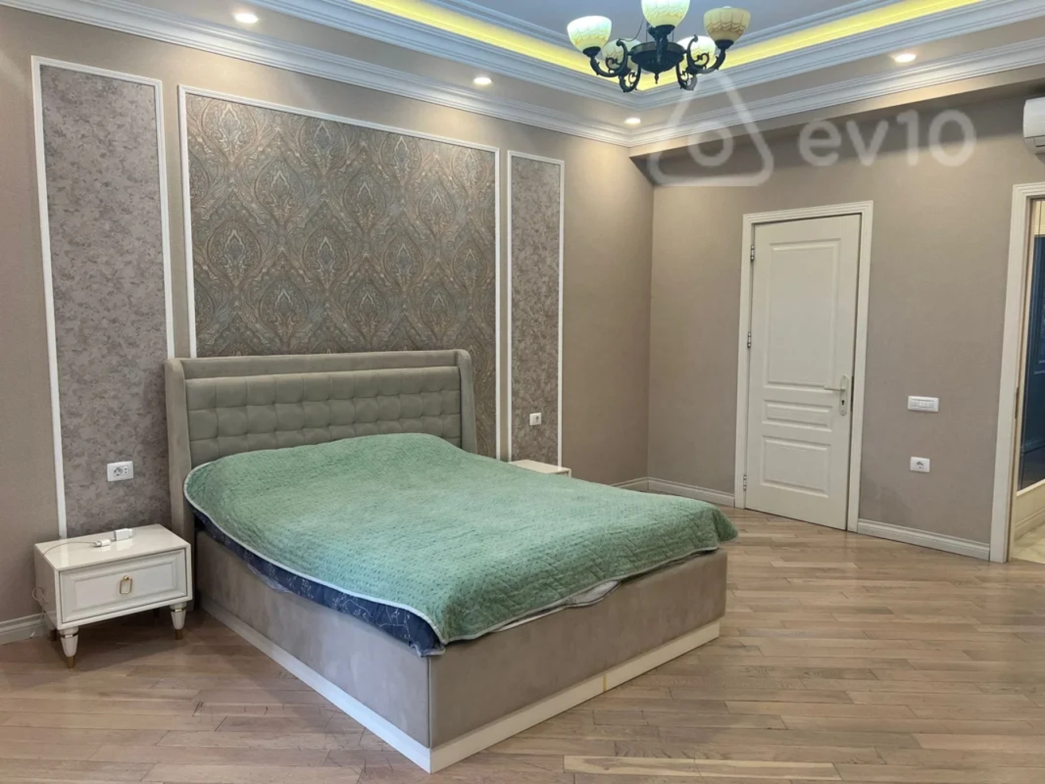 Kirayə verilir 3 otaqlı yeni tikili 150 m²
