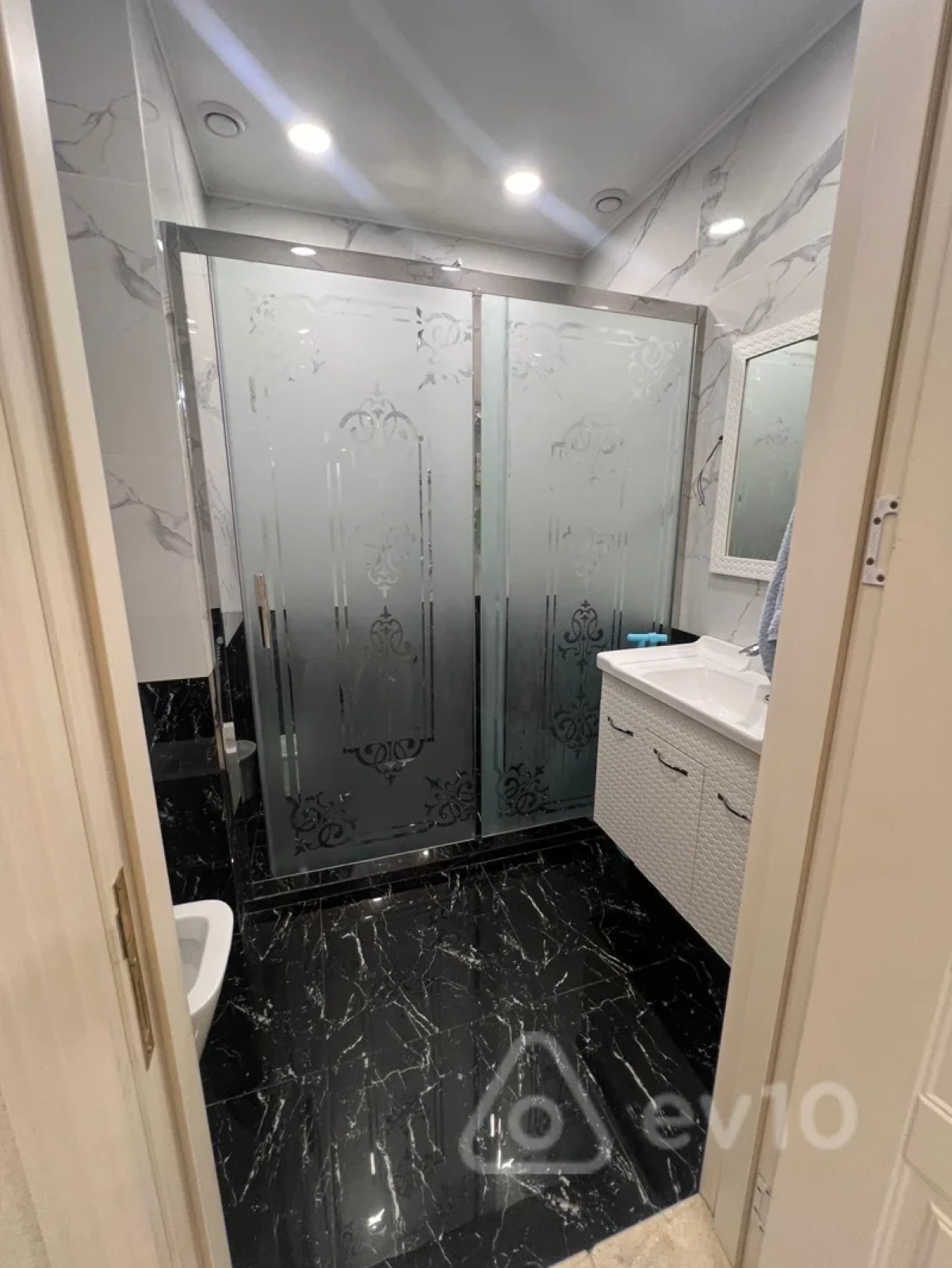 Kirayə verilir 3 otaqlı yeni tikili 150 m²