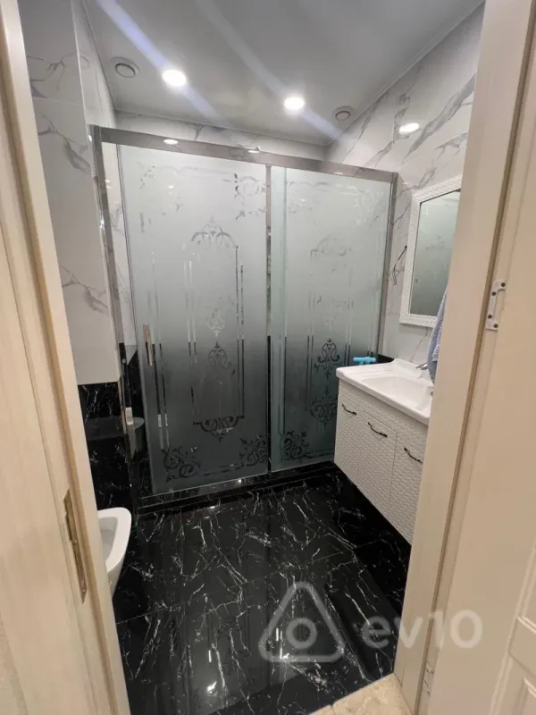 Kirayə verilir 3 otaqlı yeni tikili 150 m²