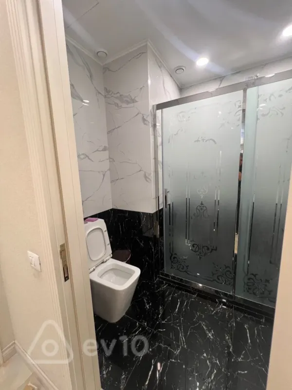 Kirayə verilir 3 otaqlı yeni tikili 150 m²