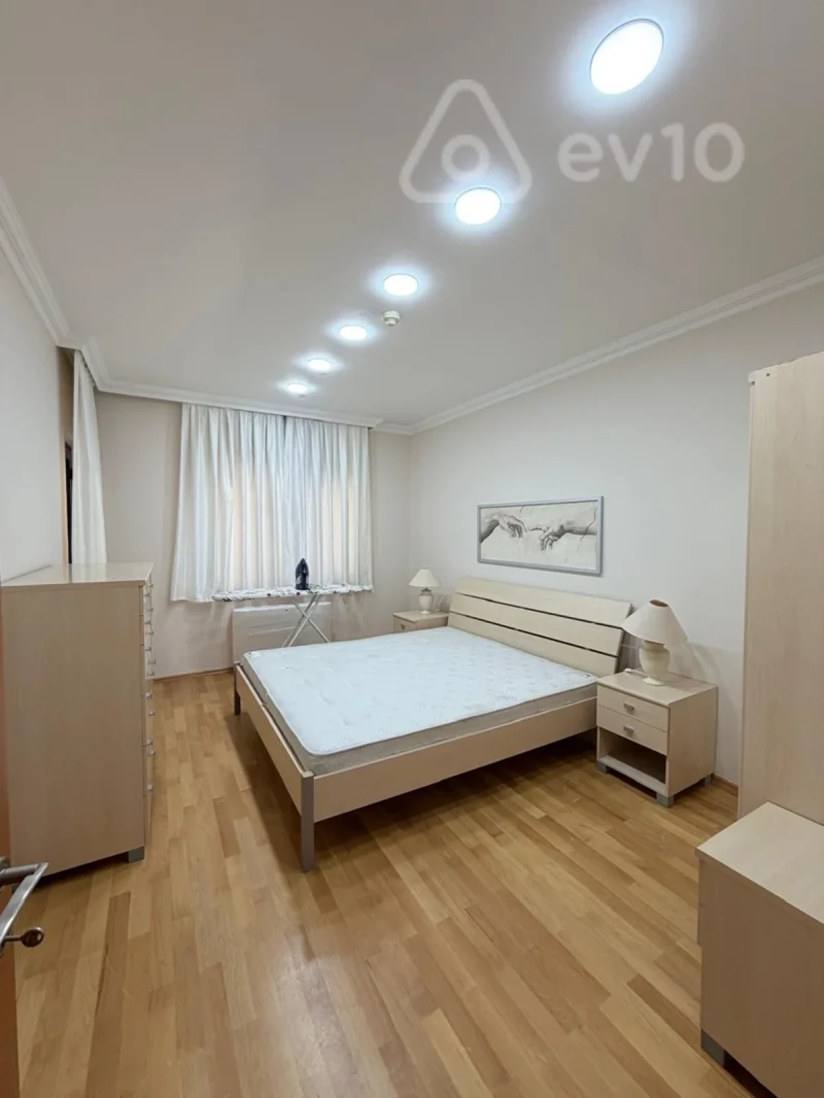 Kirayə verilir 4 otaqlı yeni tikili 170 m²