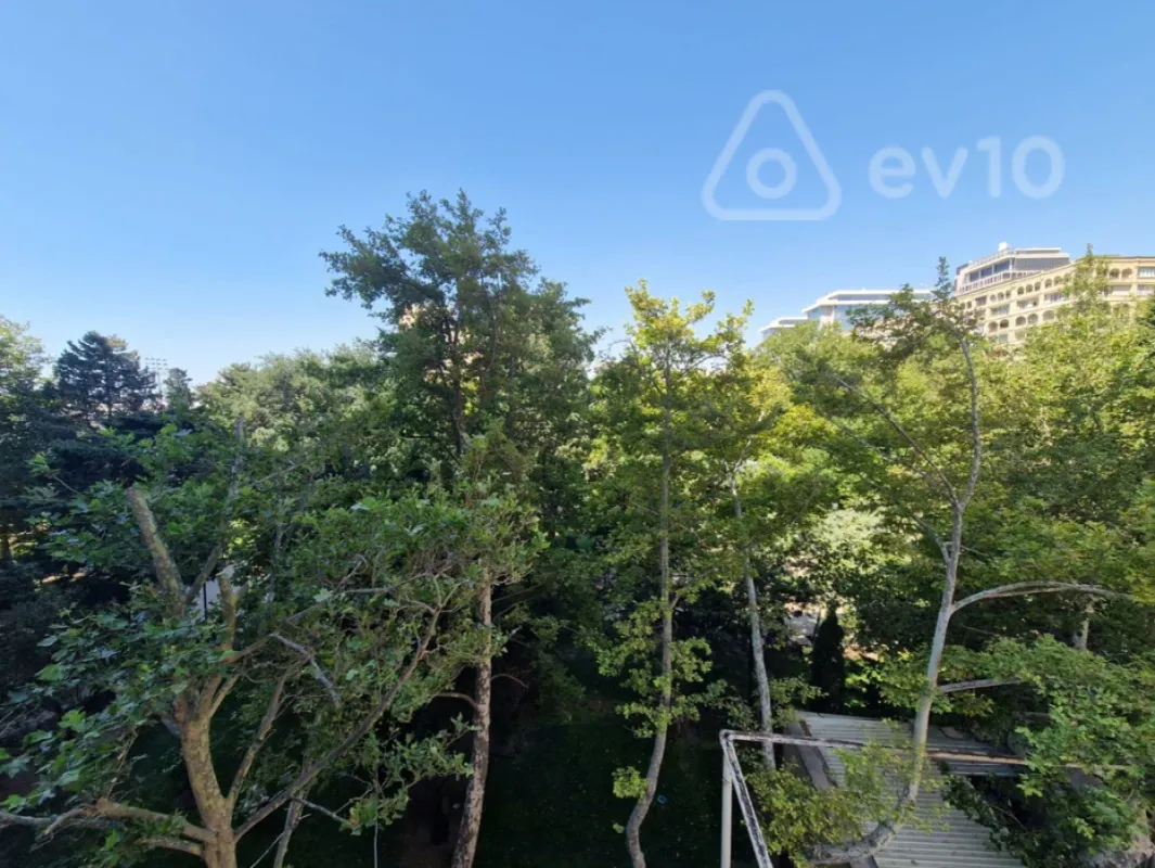 Kirayə verilir 4 otaqlı yeni tikili 170 m²