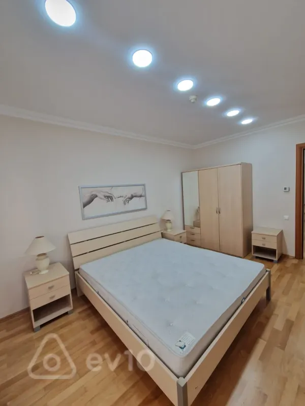 Kirayə verilir 4 otaqlı yeni tikili 170 m²