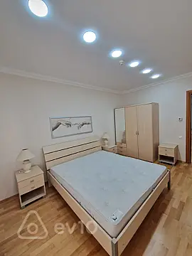 Kirayə verilir 4 otaqlı yeni tikili 170 m²