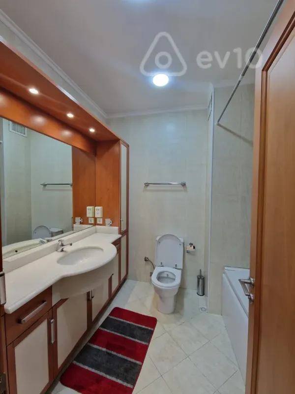 Kirayə verilir 4 otaqlı yeni tikili 170 m²