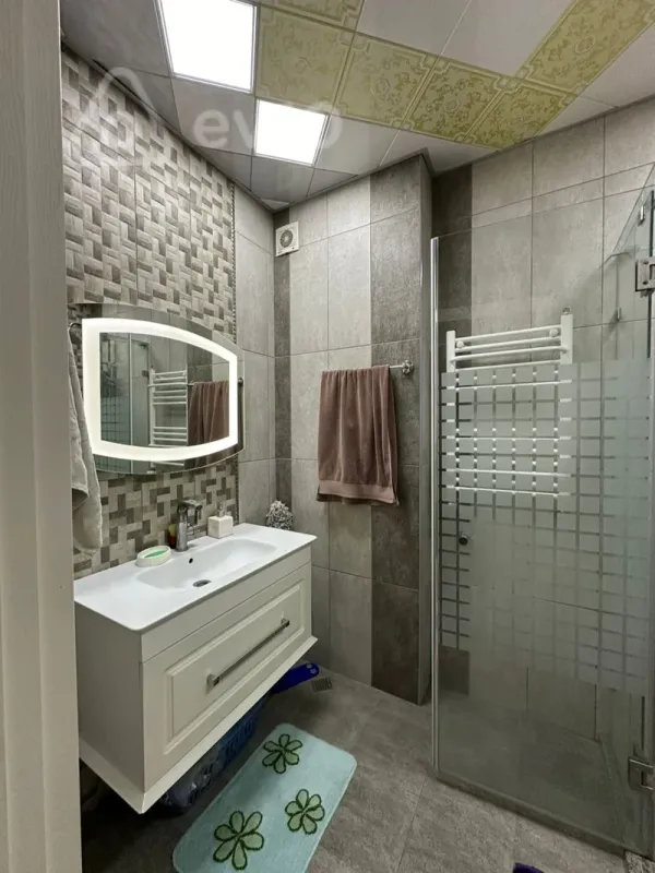 Kirayə verilir 2 otaqlı yeni tikili 112 m²