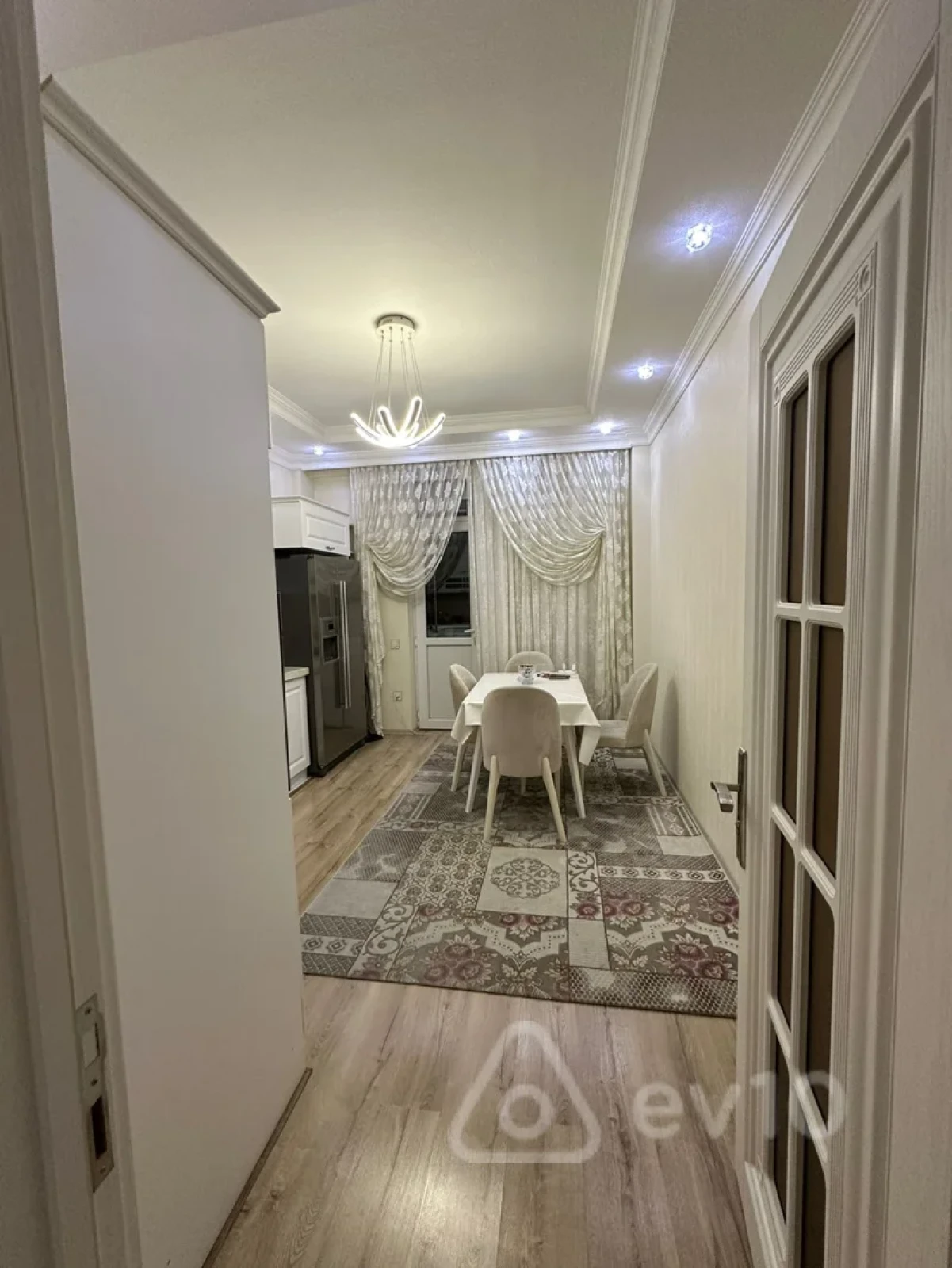 Kirayə verilir 2 otaqlı yeni tikili 112 m²