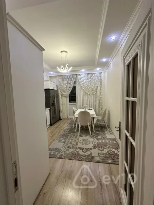 Kirayə verilir 2 otaqlı yeni tikili 112 m²