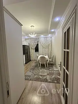 Kirayə verilir 2 otaqlı yeni tikili 112 m²