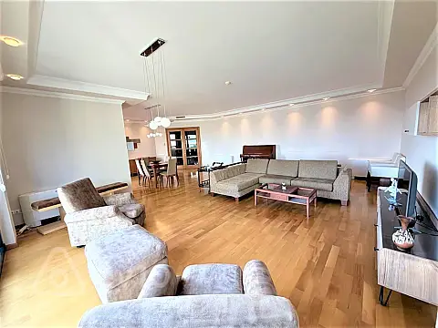 Kirayə verilir 4 otaqlı yeni tikili 170 m²