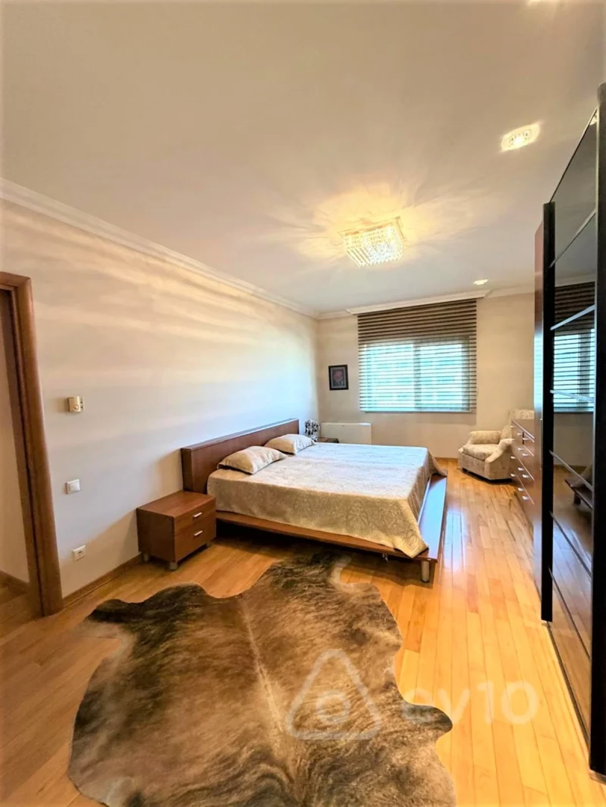 Kirayə verilir 4 otaqlı yeni tikili 170 m²