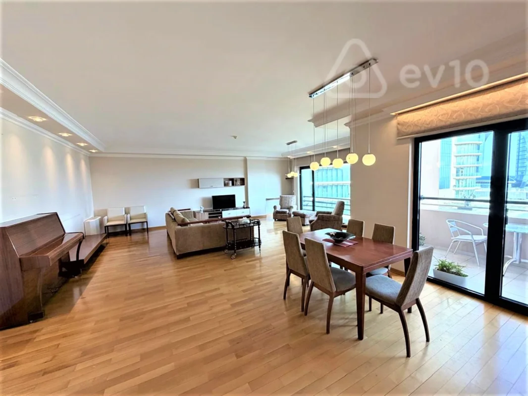 Kirayə verilir 4 otaqlı yeni tikili 170 m²