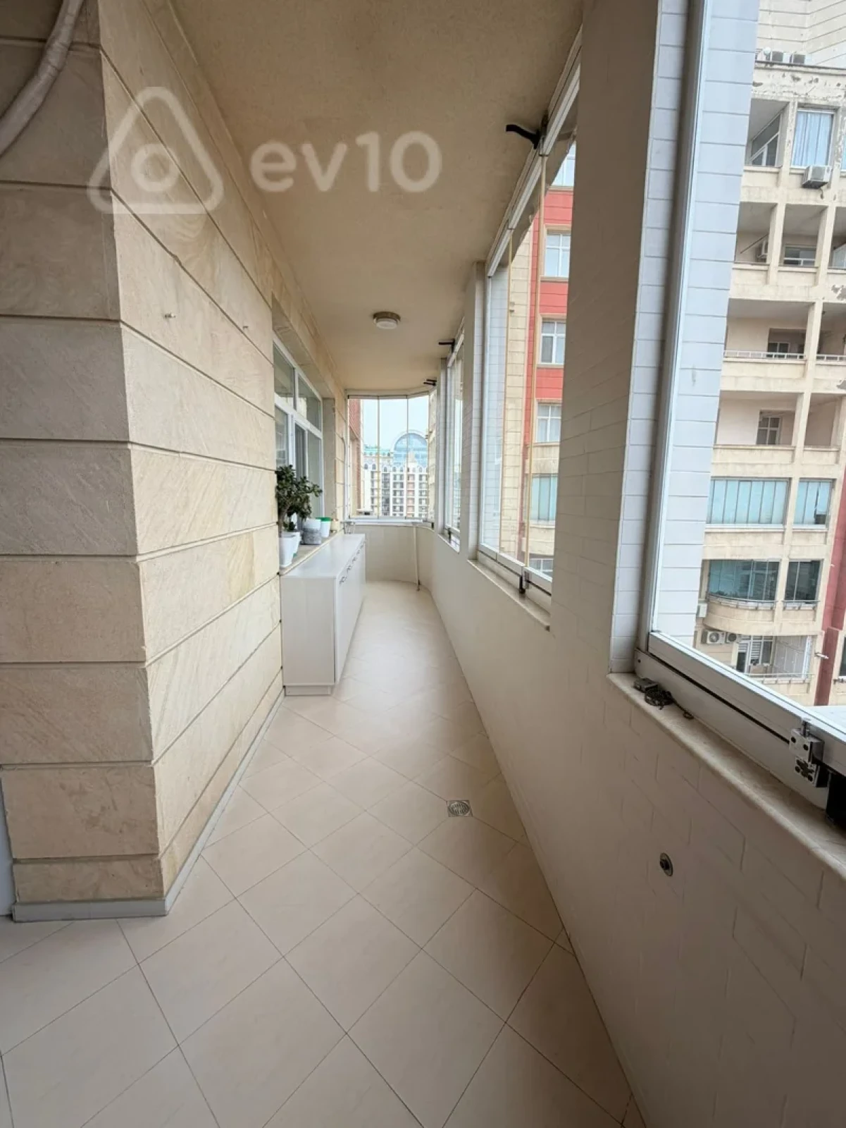Satılır 4 otaqlı yeni tikili 147 m²