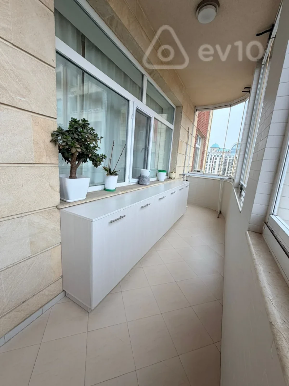 Satılır 4 otaqlı yeni tikili 147 m²
