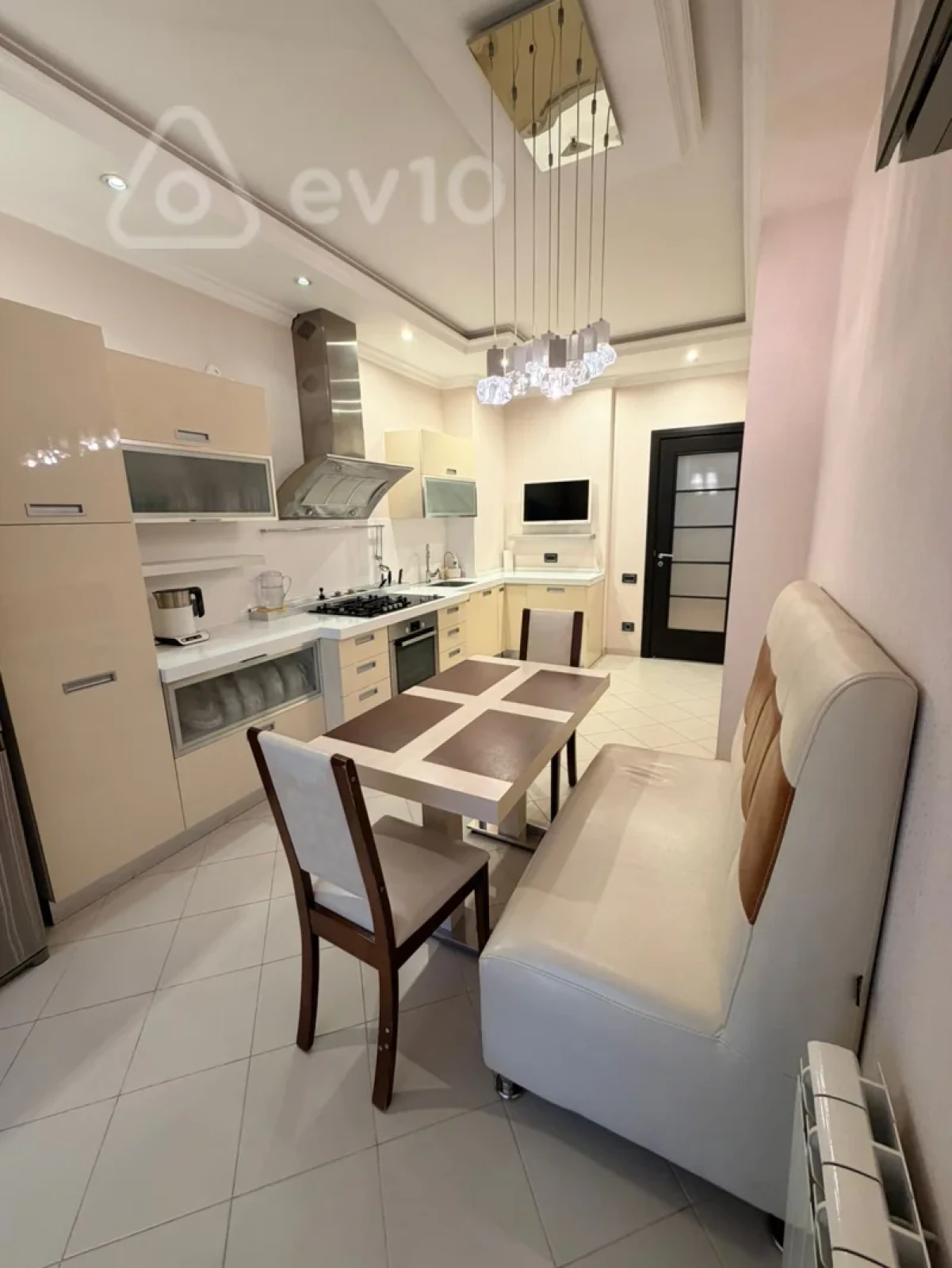 Satılır 4 otaqlı yeni tikili 147 m²