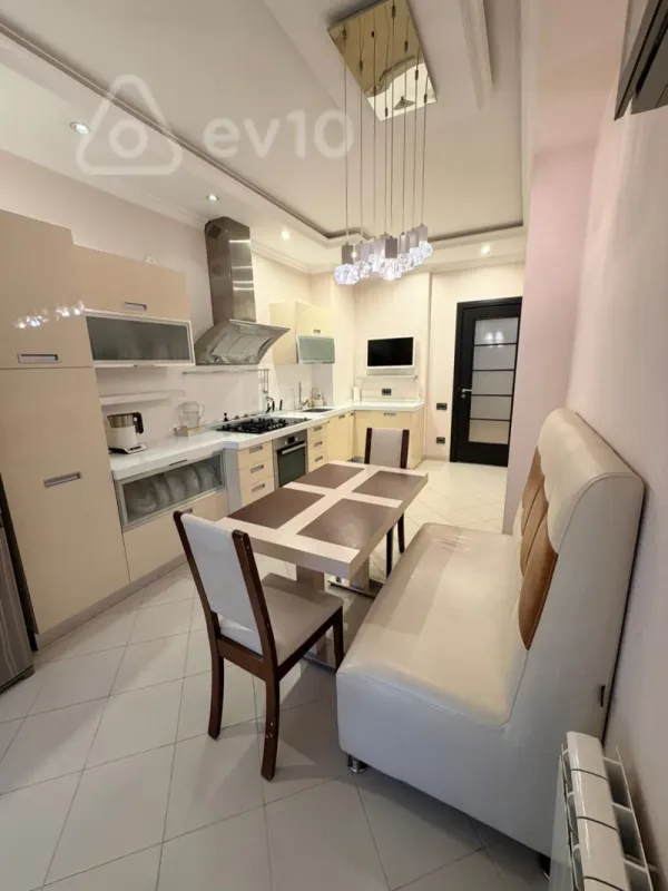 Satılır 4 otaqlı yeni tikili 147 m²