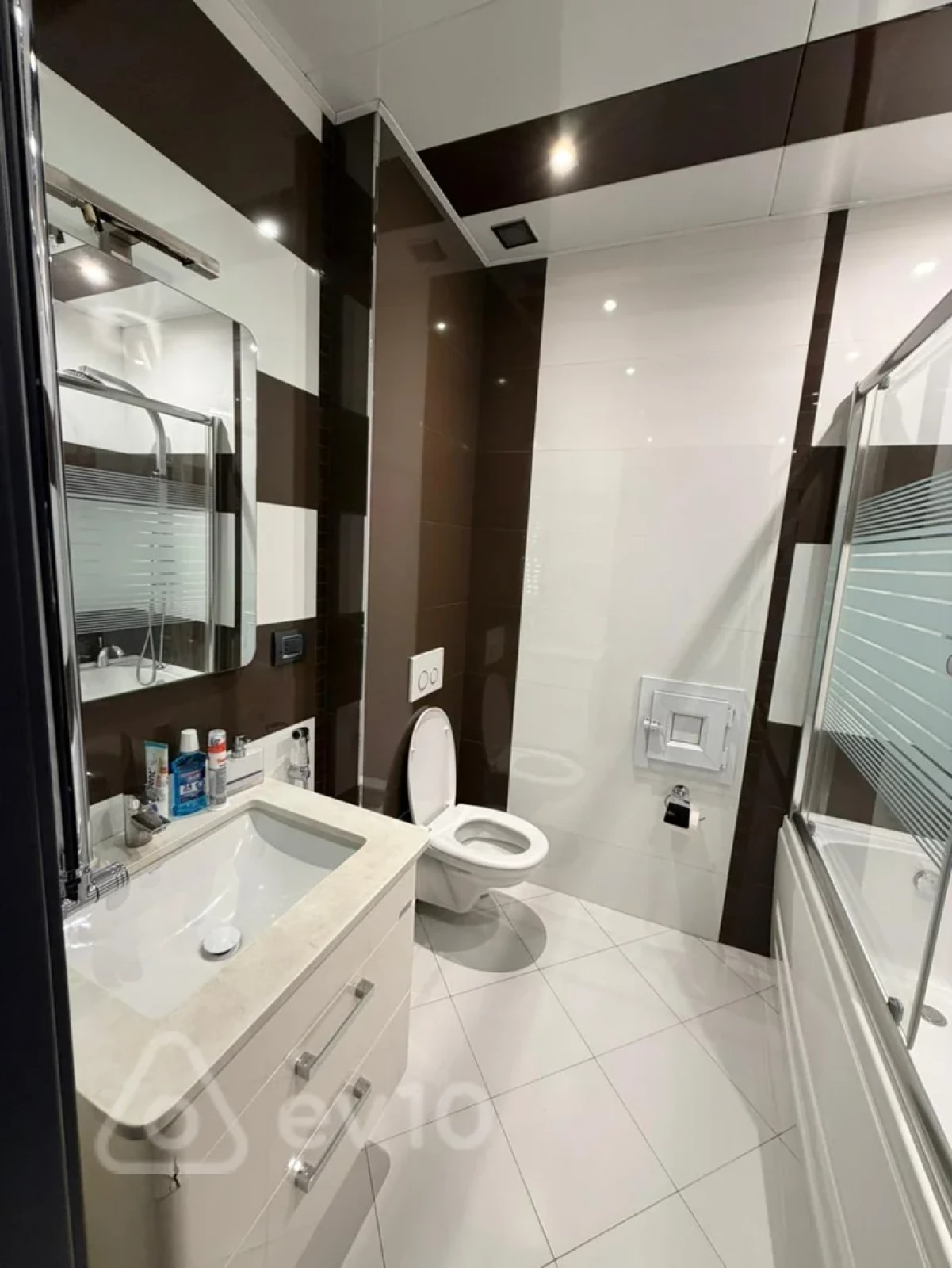 Satılır 4 otaqlı yeni tikili 147 m²