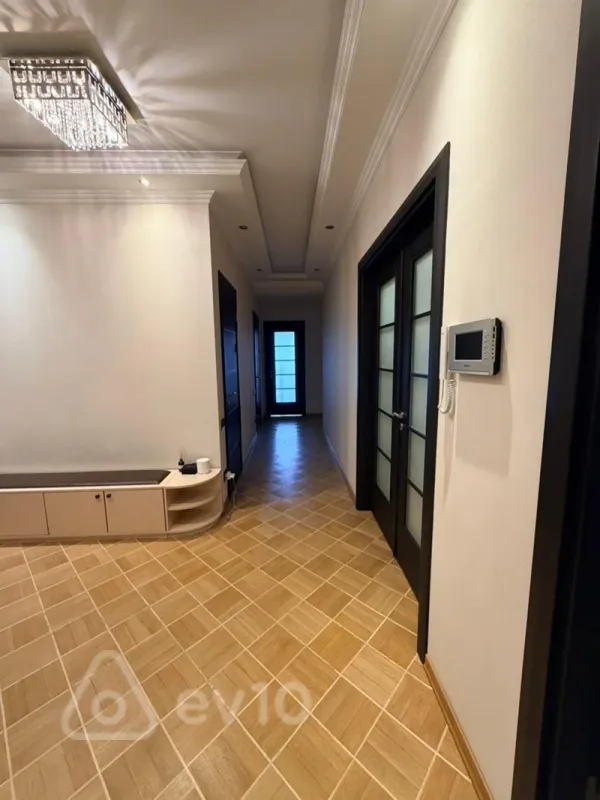 Satılır 4 otaqlı yeni tikili 147 m²