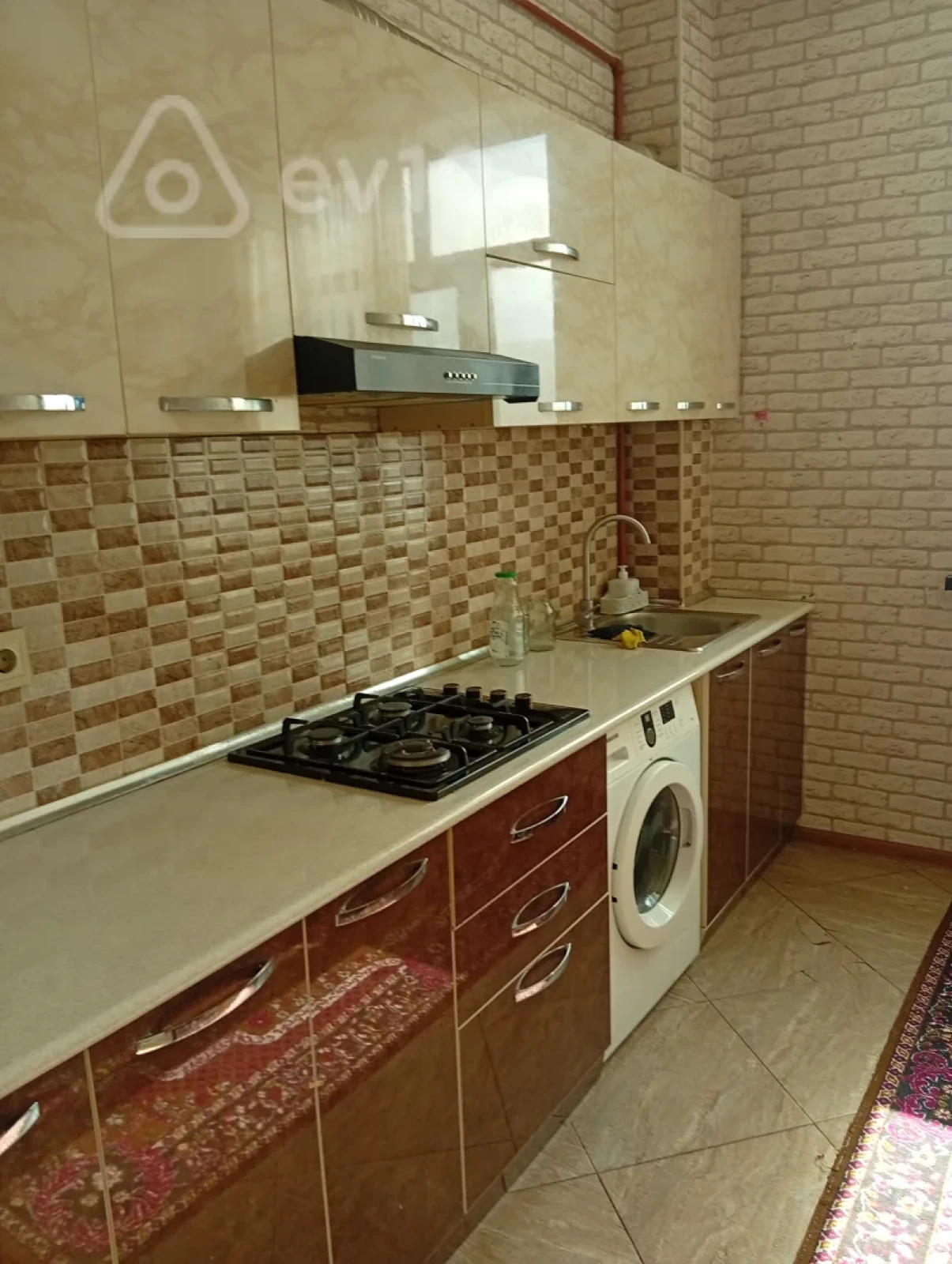 Kirayə verilir 2 otaqlı yeni tikili 60 m²
