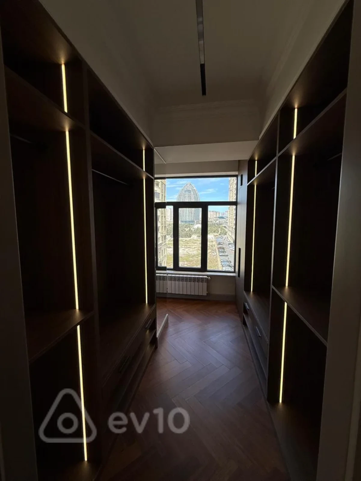 Satılır 4 otaqlı yeni tikili 179 m²