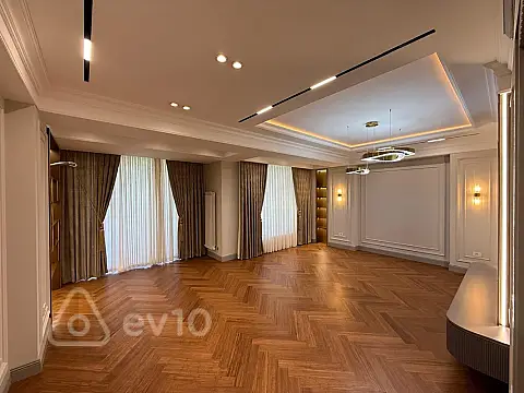 Satılır 4 otaqlı yeni tikili 179 m²