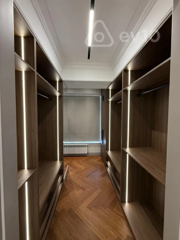 Satılır 4 otaqlı yeni tikili 179 m²