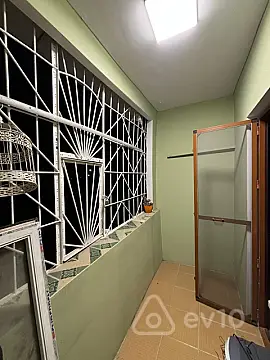 Kirayə verilir 2 otaqlı köhnə tikili 80 m²