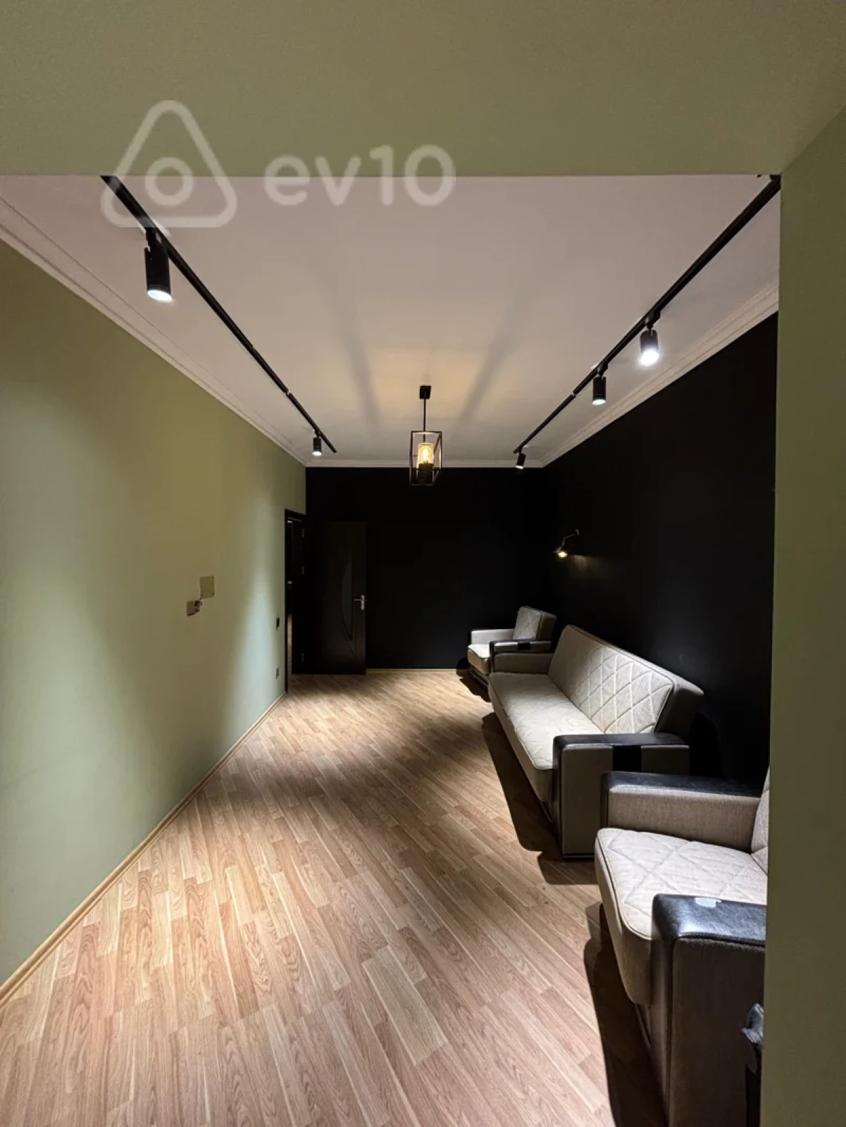 Kirayə verilir 2 otaqlı köhnə tikili 80 m²