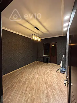 Kirayə verilir 2 otaqlı köhnə tikili 80 m²