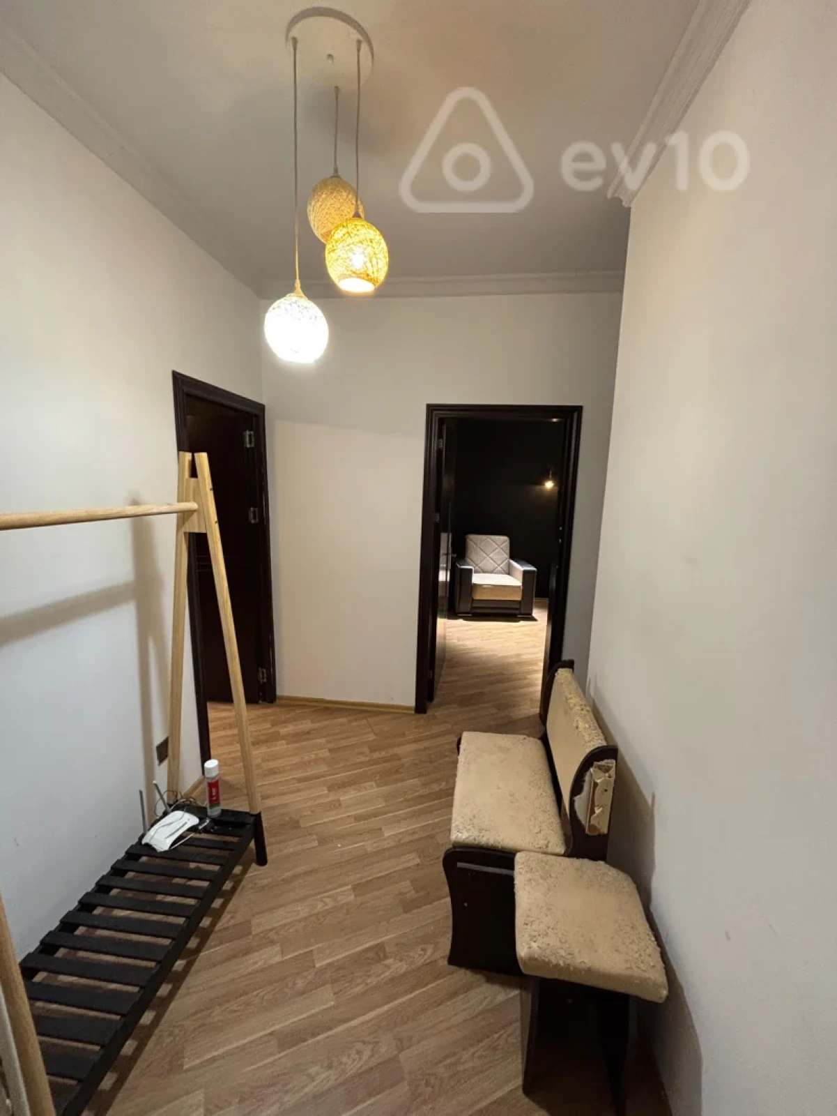 Kirayə verilir 2 otaqlı köhnə tikili 80 m²