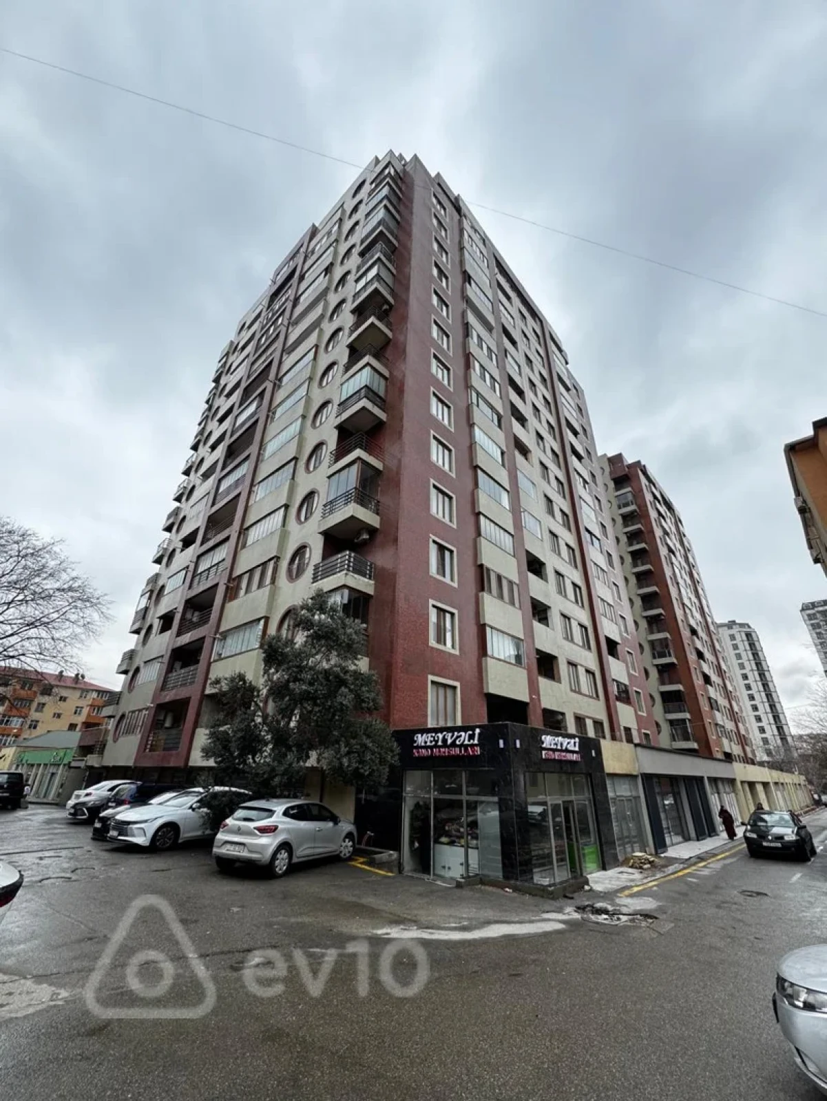 Satılır 3 otaqlı yeni tikili 125 m²