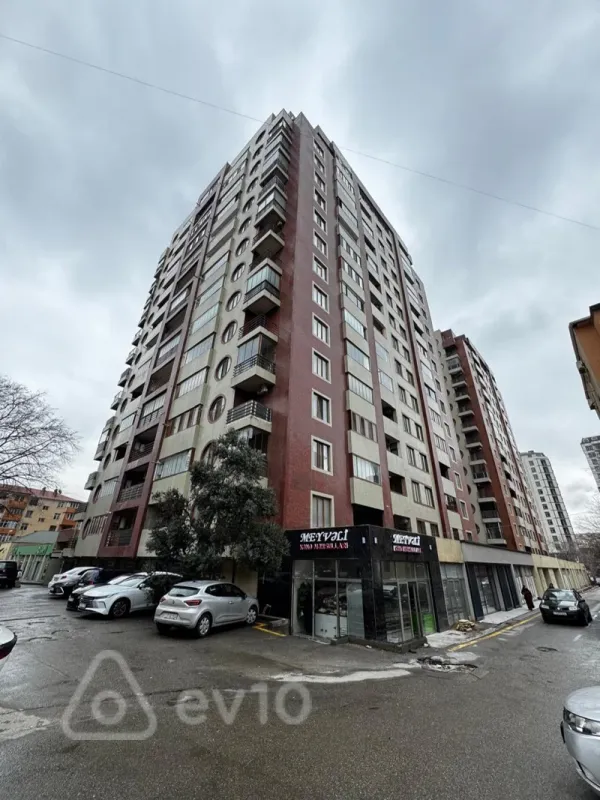 Satılır 3 otaqlı yeni tikili 125 m²