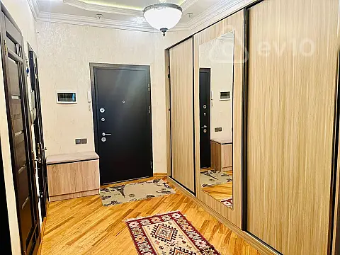 Kirayə verilir 3 otaqlı yeni tikili 123 m²