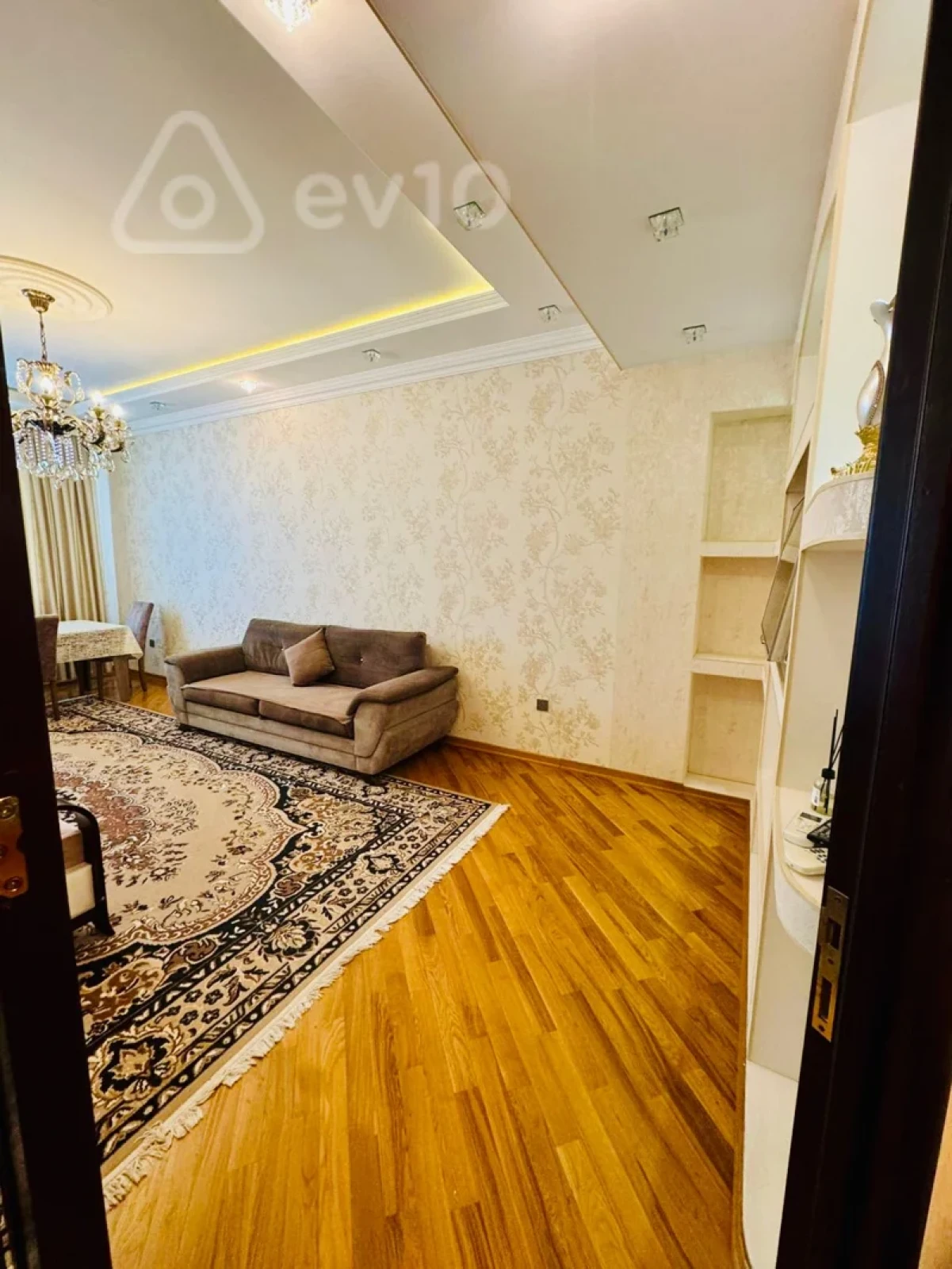 Kirayə verilir 3 otaqlı yeni tikili 123 m²
