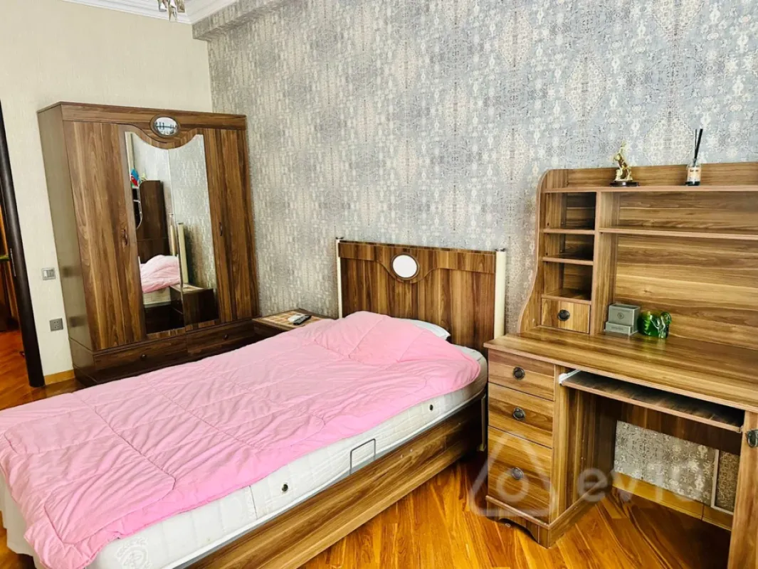 Kirayə verilir 3 otaqlı yeni tikili 123 m²