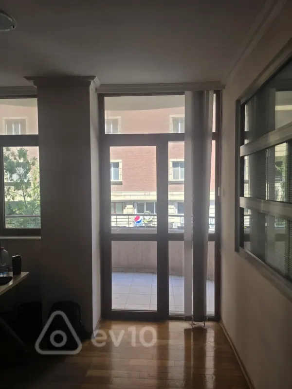 Satılır mənzil 676 m²