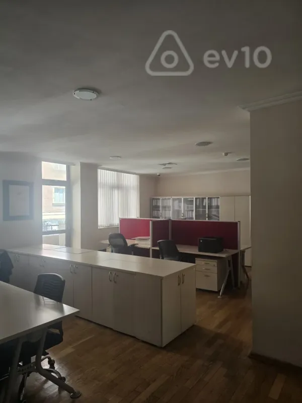 Satılır mənzil 676 m²