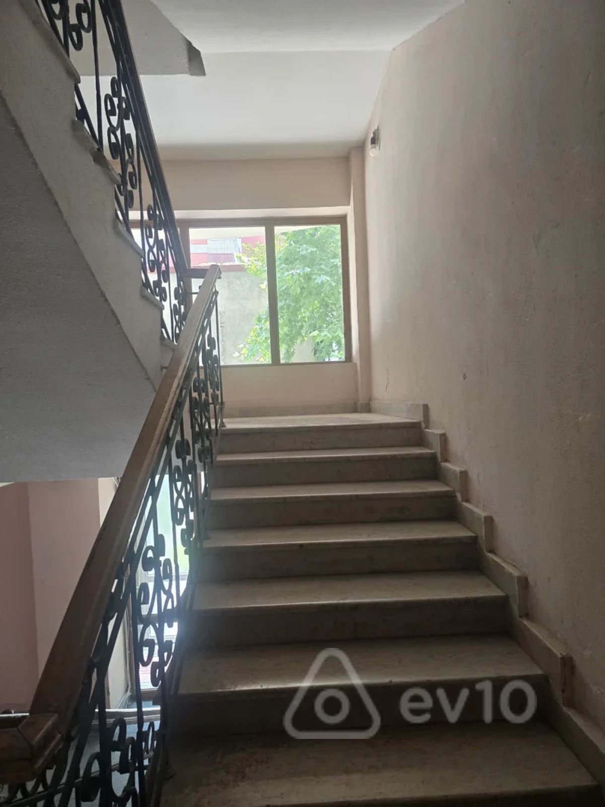 Satılır mənzil 676 m²