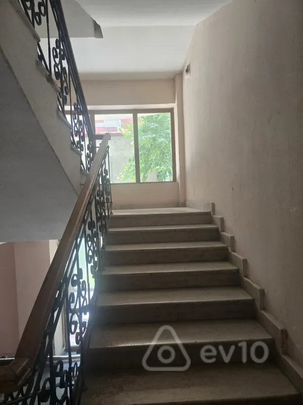 Satılır mənzil 676 m²