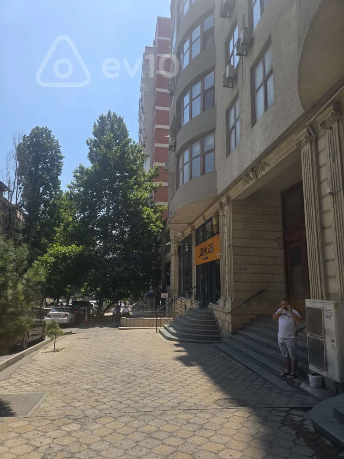 Satılır mənzil 676 m²
